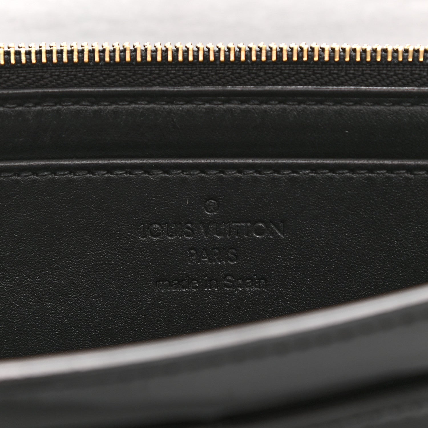 Louis Vuitton Patent Louise Clutch Black 6 of 6