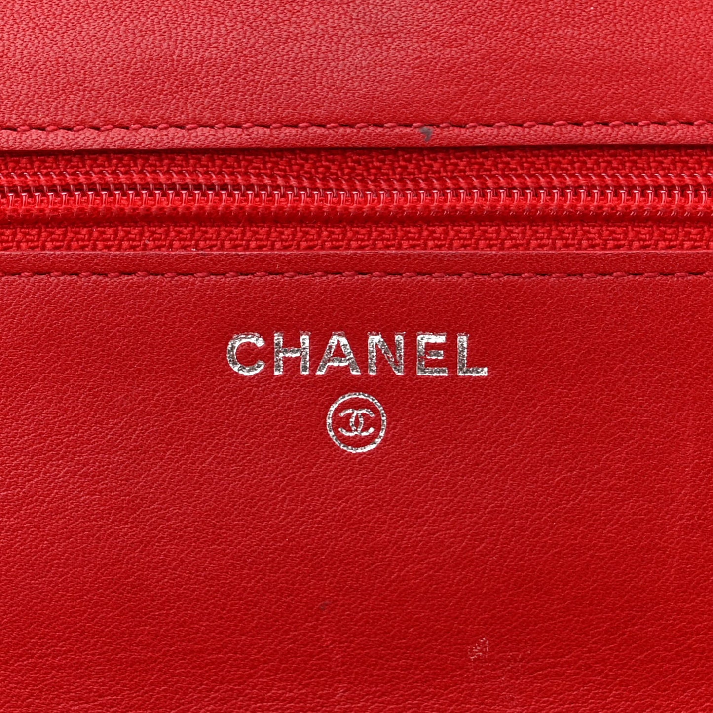 Caviar Sevruga Wallet on Chain WOC Red