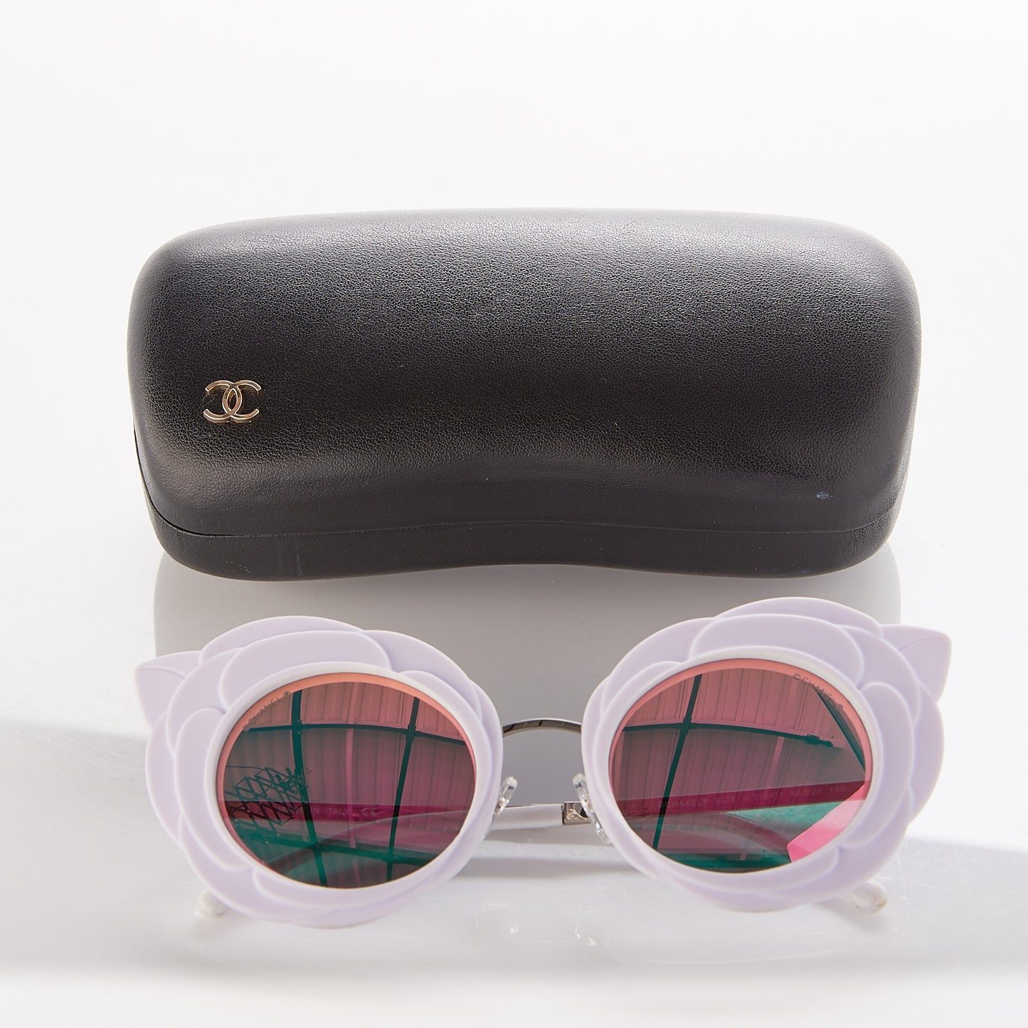 Round Camellia Sunglasses 71198 White