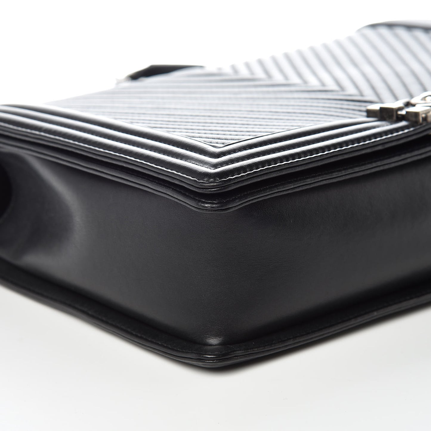 Calfskin Chevron Quilted Large Boy Flap Black