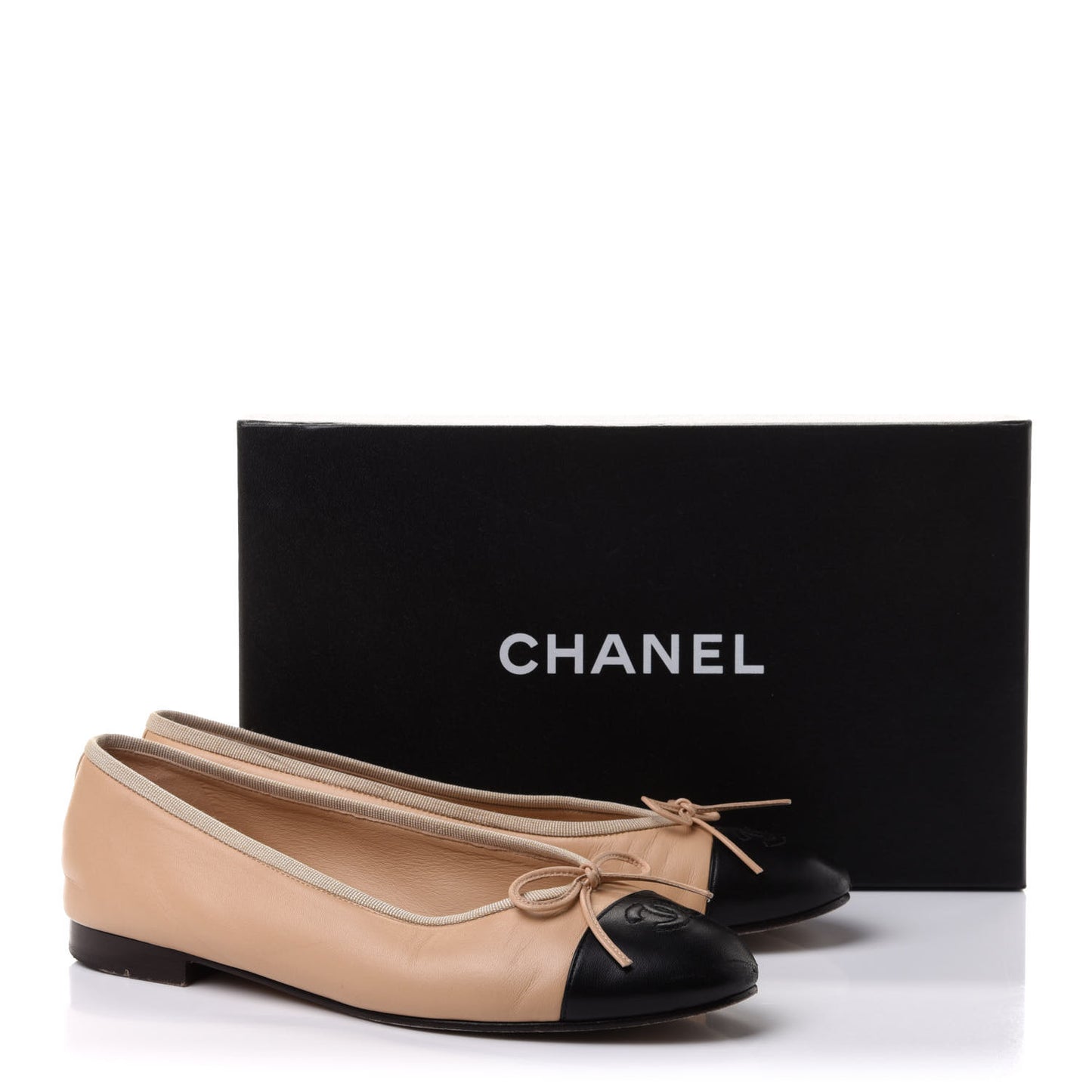 Lambskin Cap Toe CC Ballerina Flats 39 Beige Black
