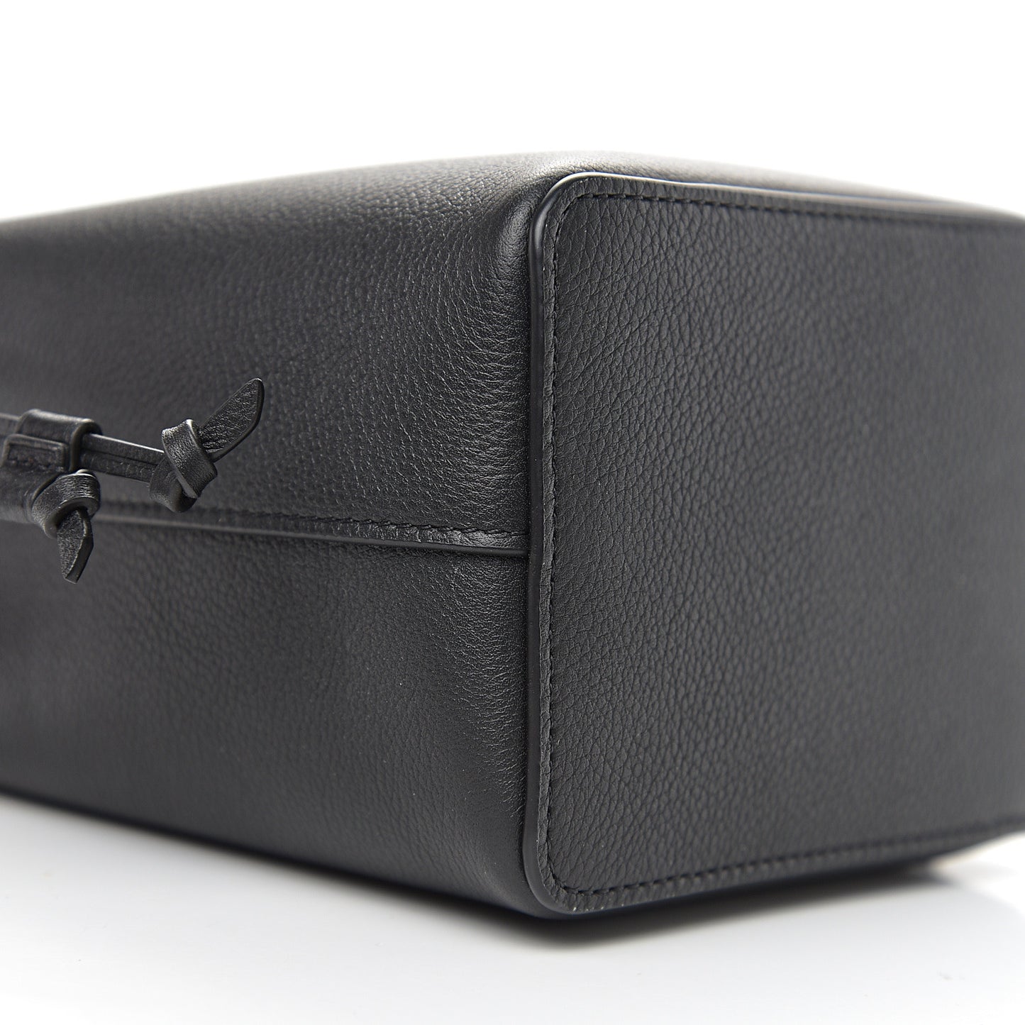 Calfskin Nano Lockme Bucket Black