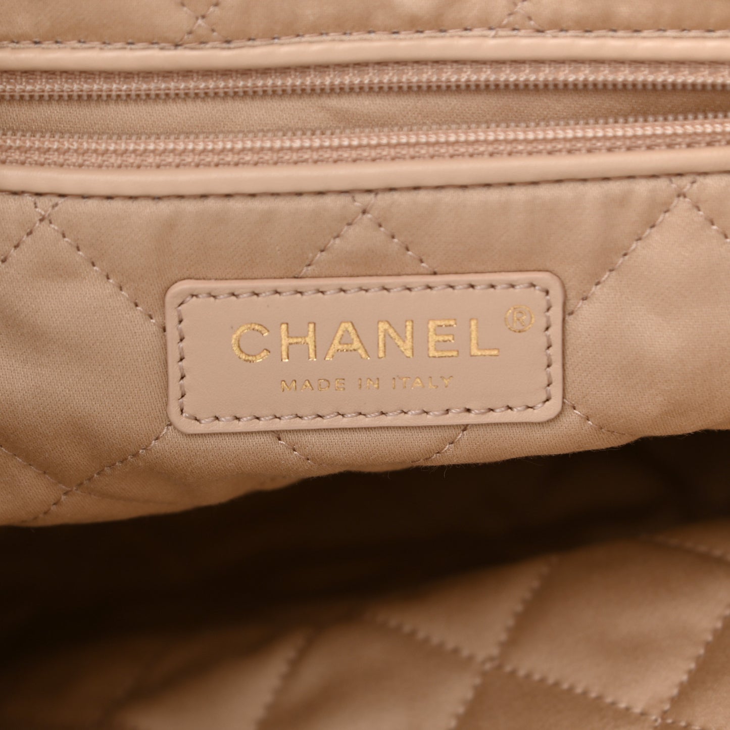 Shiny Calfskin Quilted Small Chanel 22 White
