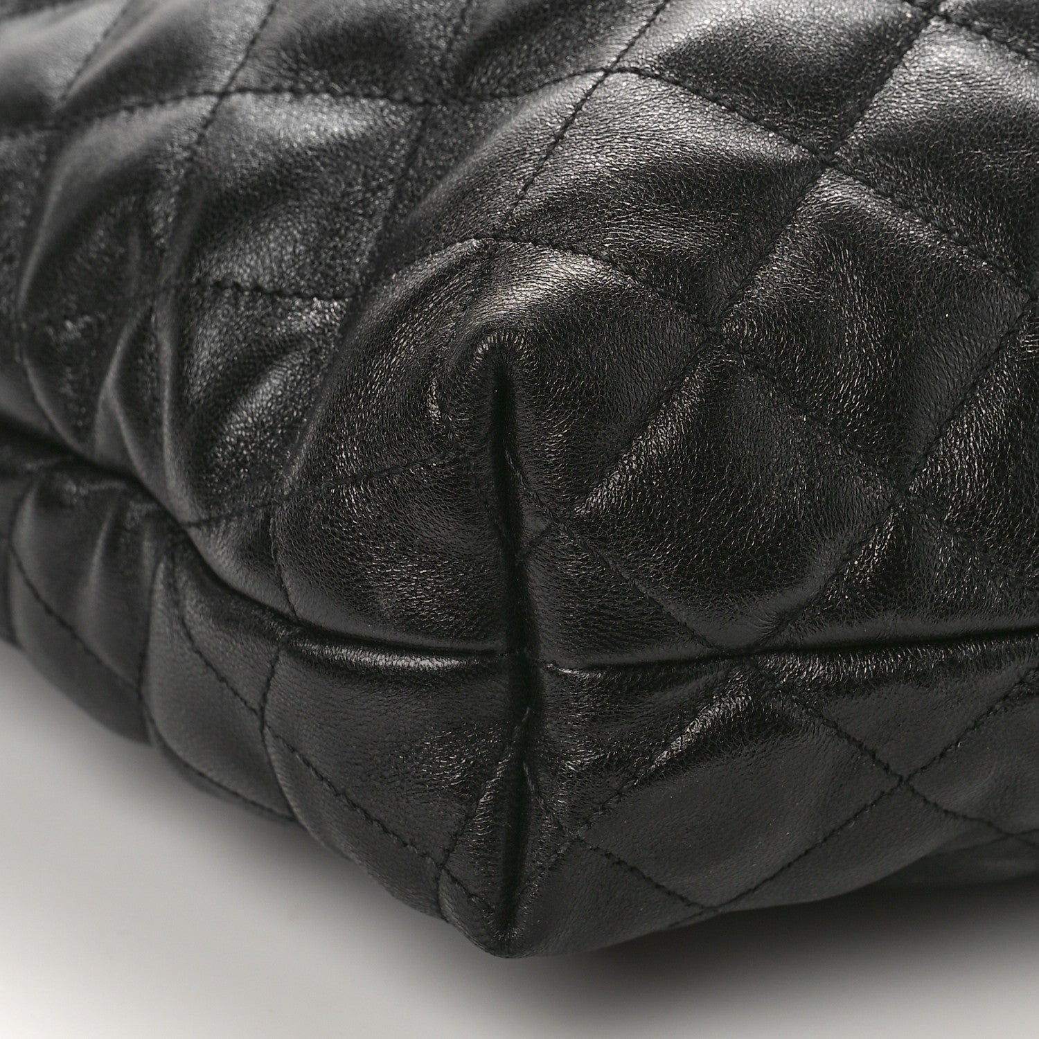Saint Laurent Lambskin Quilted Maxi Icare Shopping Tote Black 8 of 9
