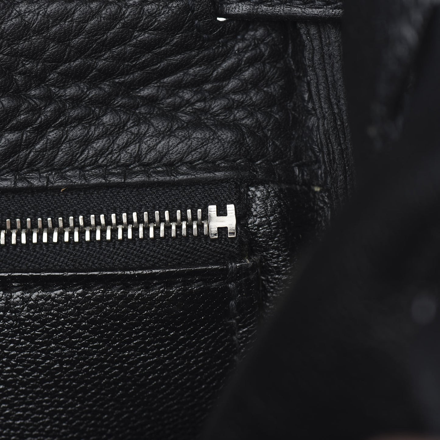 Togo Kelly Retourne 35 Black