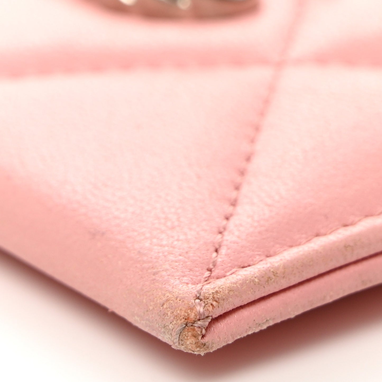 Lambskin Quilted Chanel 19 Card Holder Light Pink
