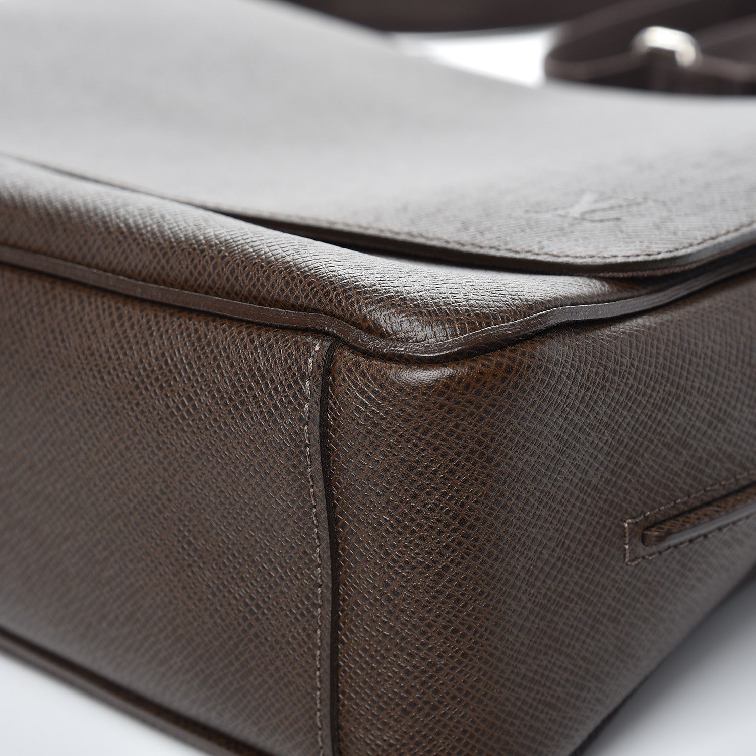 Louis Vuitton Taiga Roman MM Messenger Grizzli 8 of 8