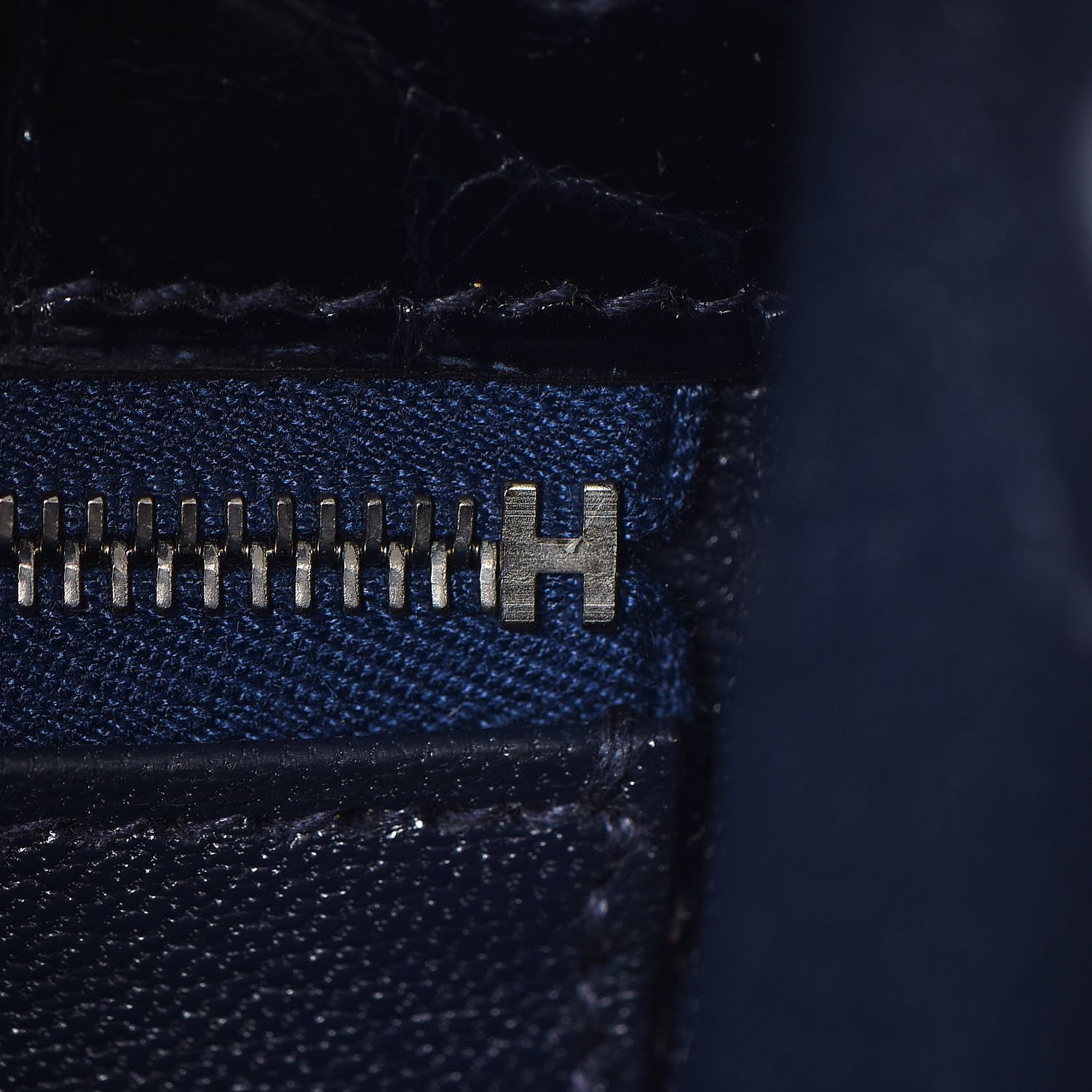 Hermes Shiny Niloticus Crocodile Kelly Sellier 32 25 of 37