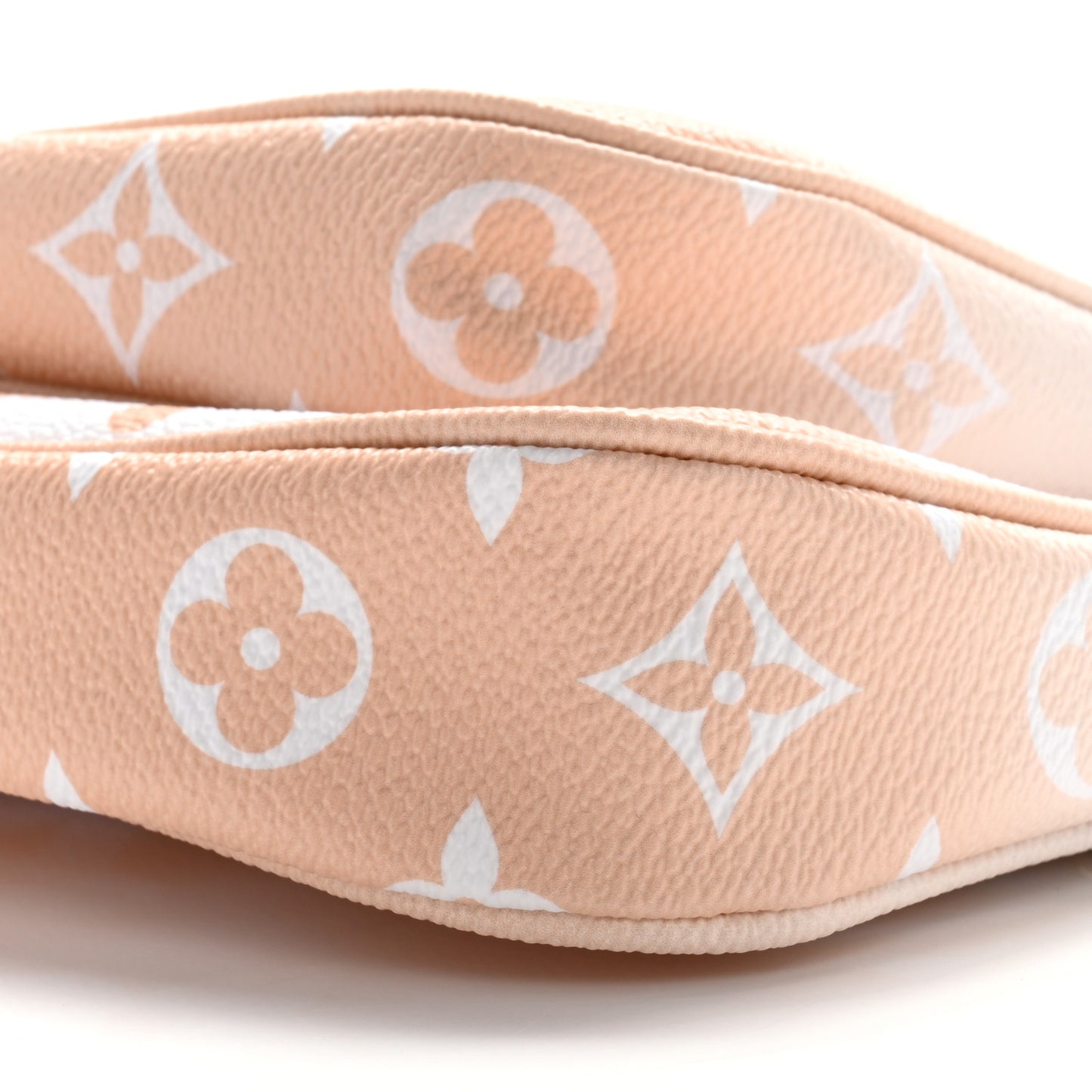 Monogram Giant By The Pool Multi Pochette Accessories Brume