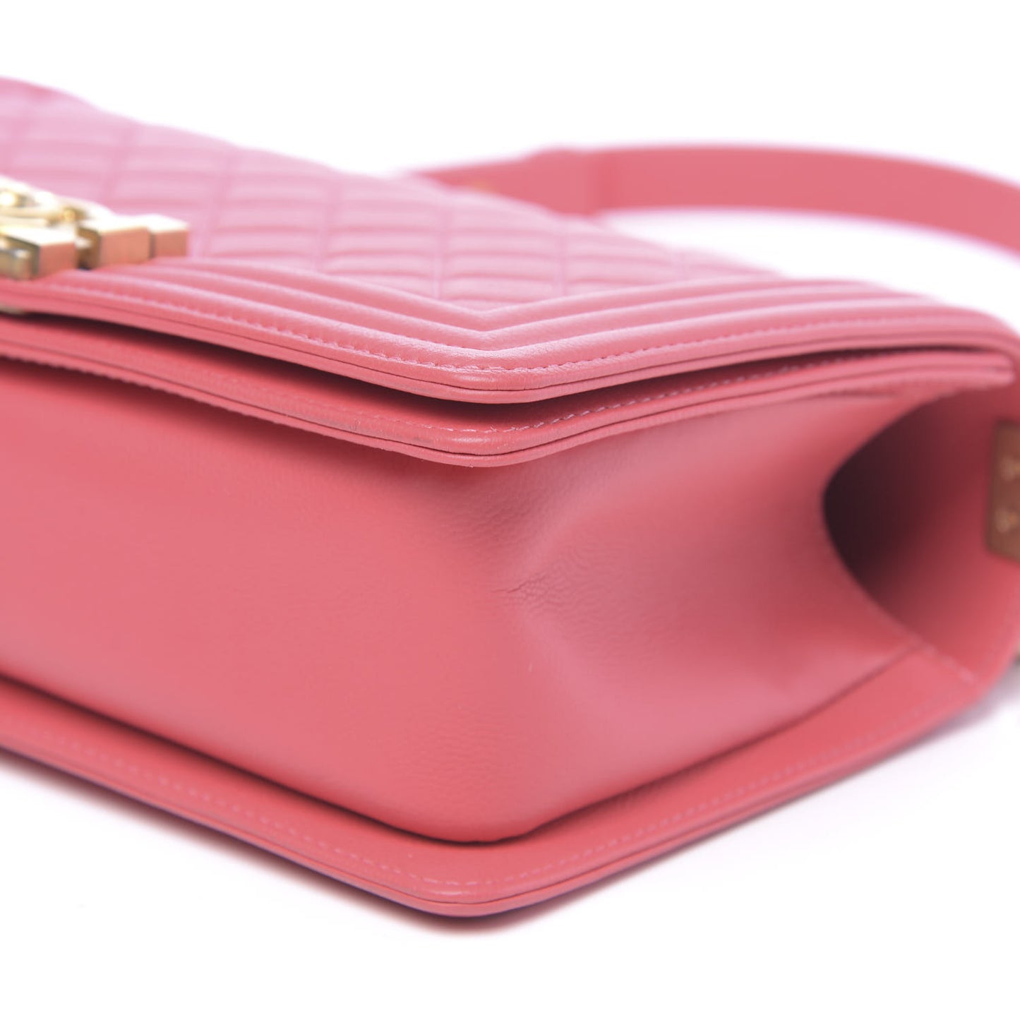 Caviar Quilted Medium Boy Flap Pink