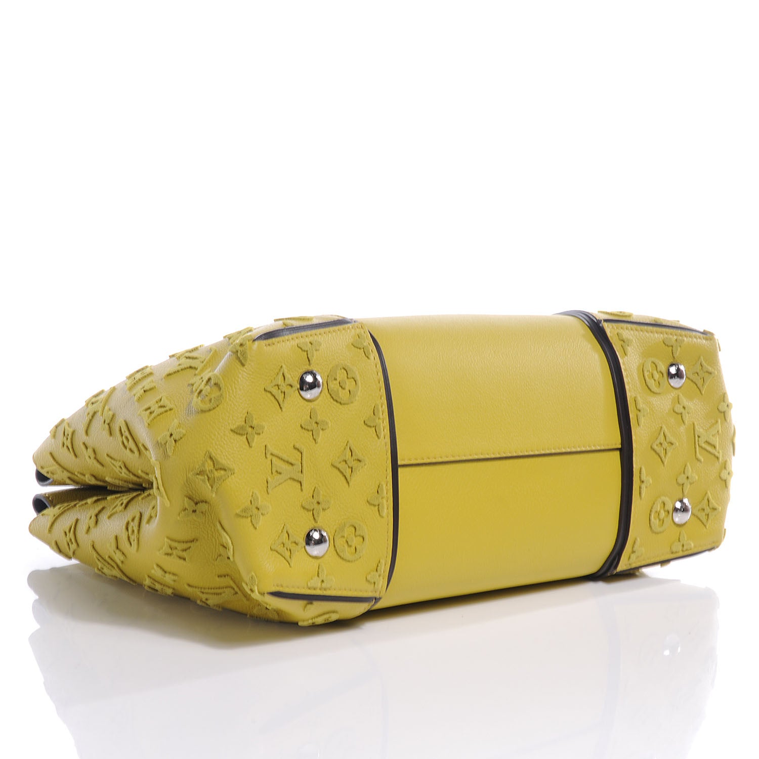 Louis Vuitton Veau Cachemire W PM Pistache 4 of 9