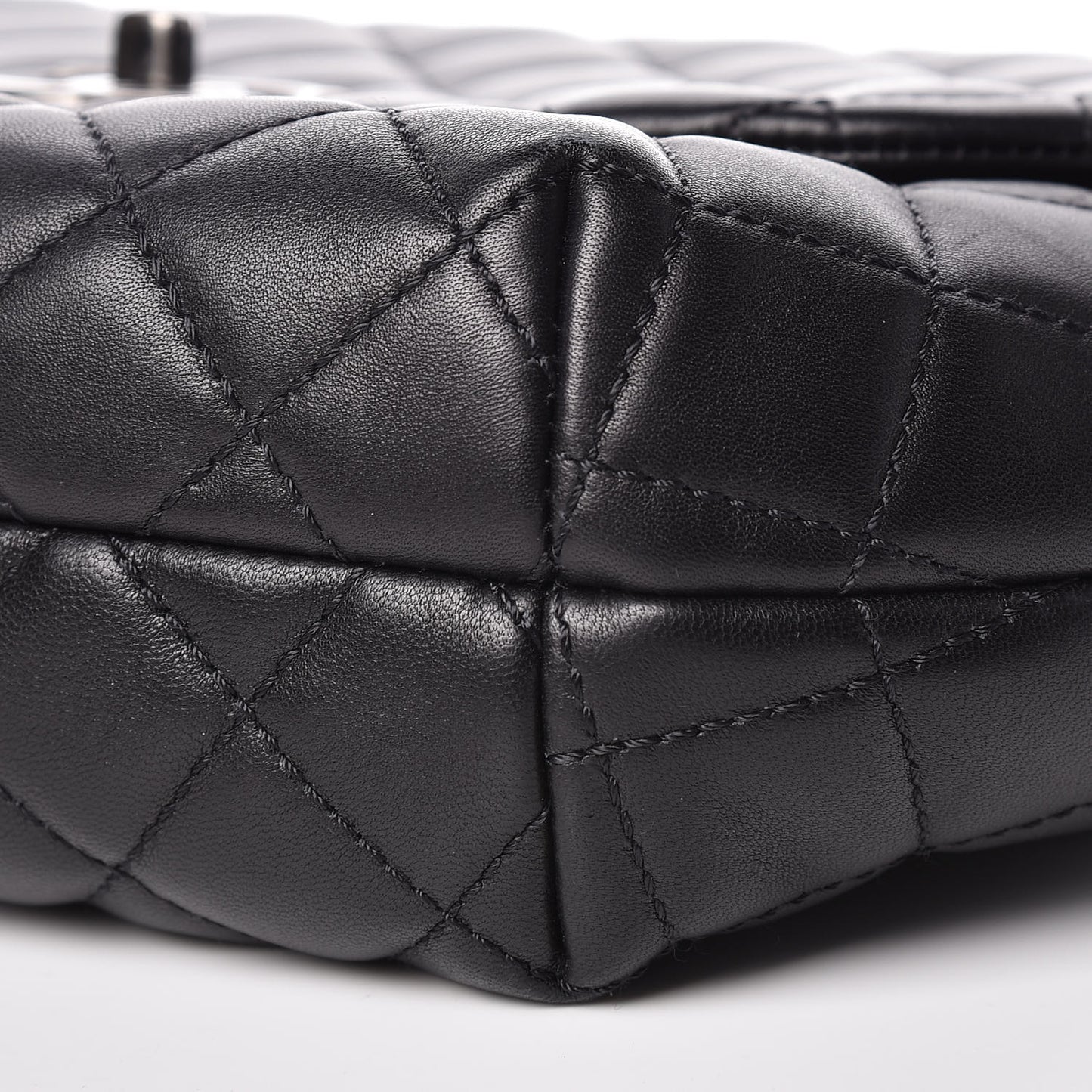 Lambskin Quilted Small Daily Supple Flap Black
