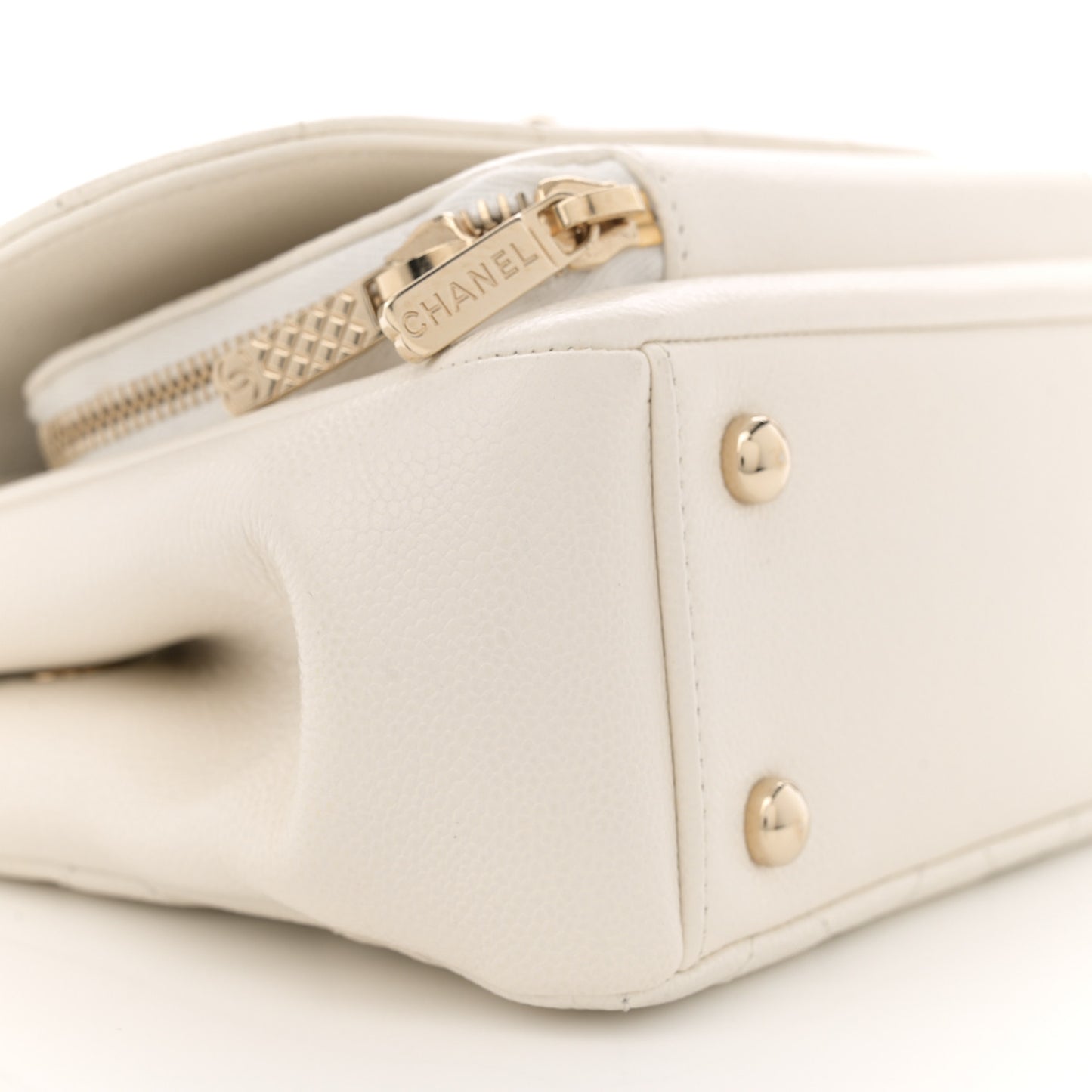 Caviar Quilted Small Business Affinity Flap White