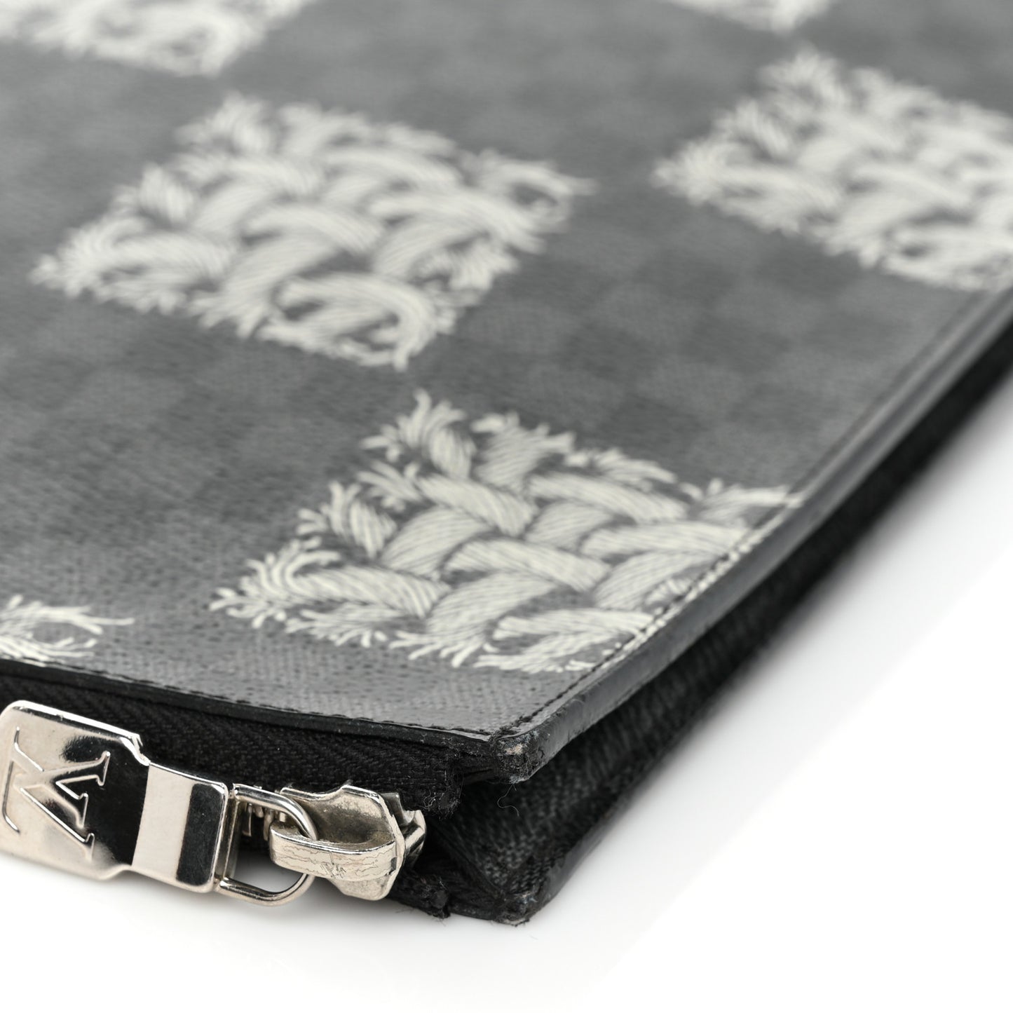 Damier Graphite Rope Pochette Joules GM White