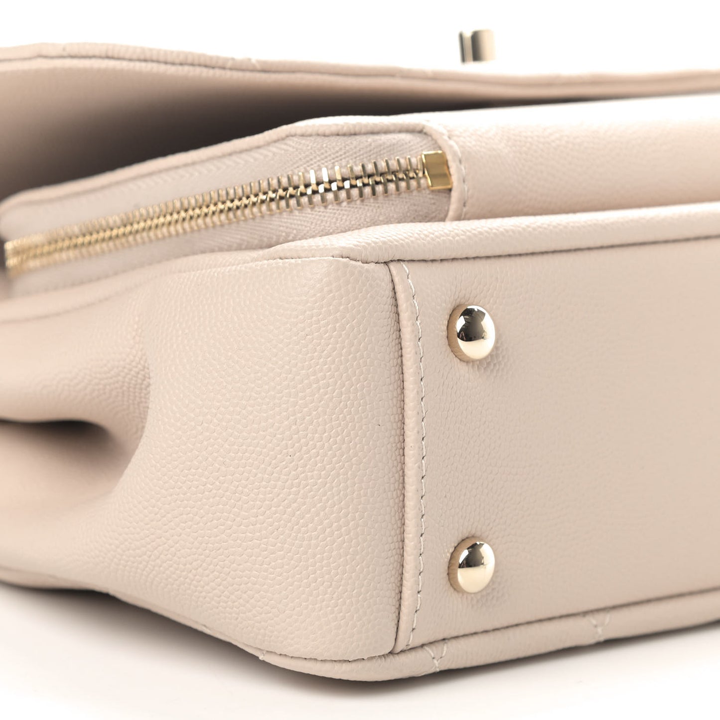 Caviar Quilted Medium Business Affinity Flap Beige