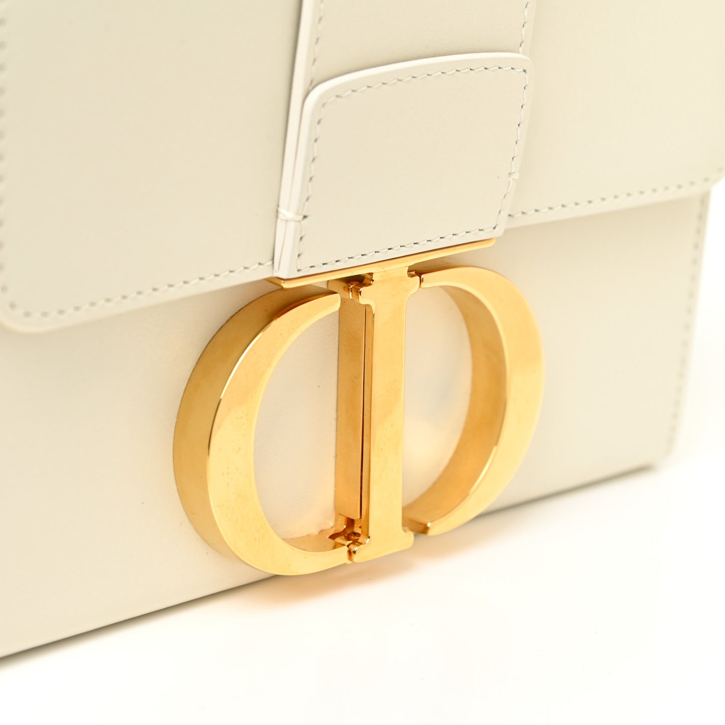 Smooth Calfskin 30 Montaigne Box Bag White