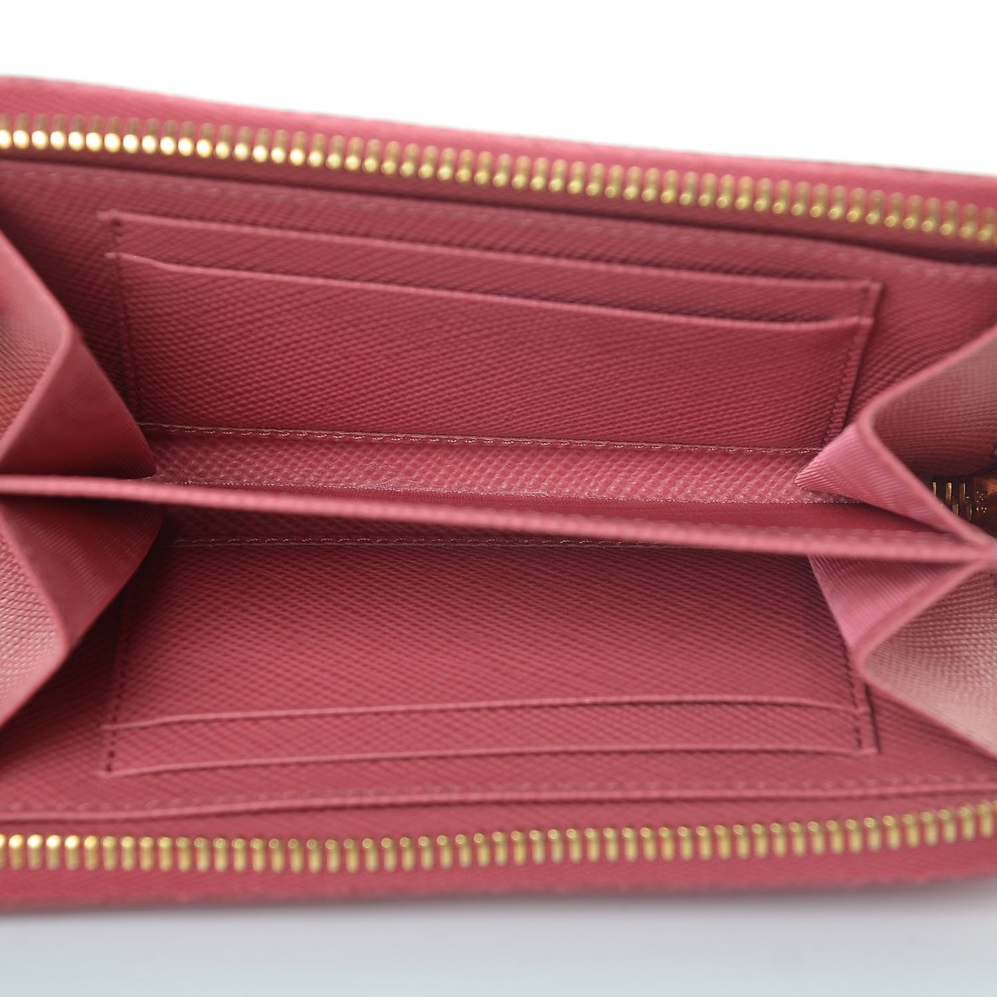 Saffiano Cuir Zip Around Wallet Tamaris