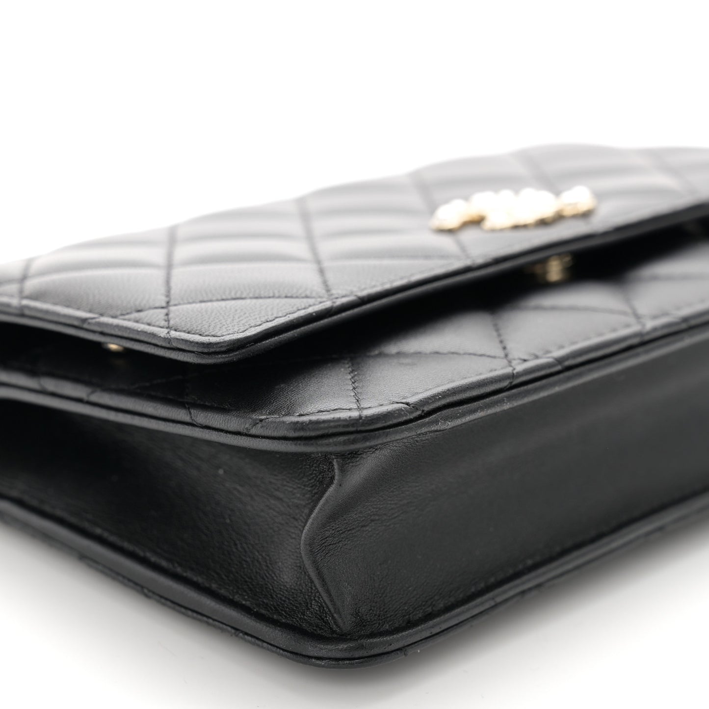 Lambskin Quilted Pearl CC Wallet on Chain WOC Black