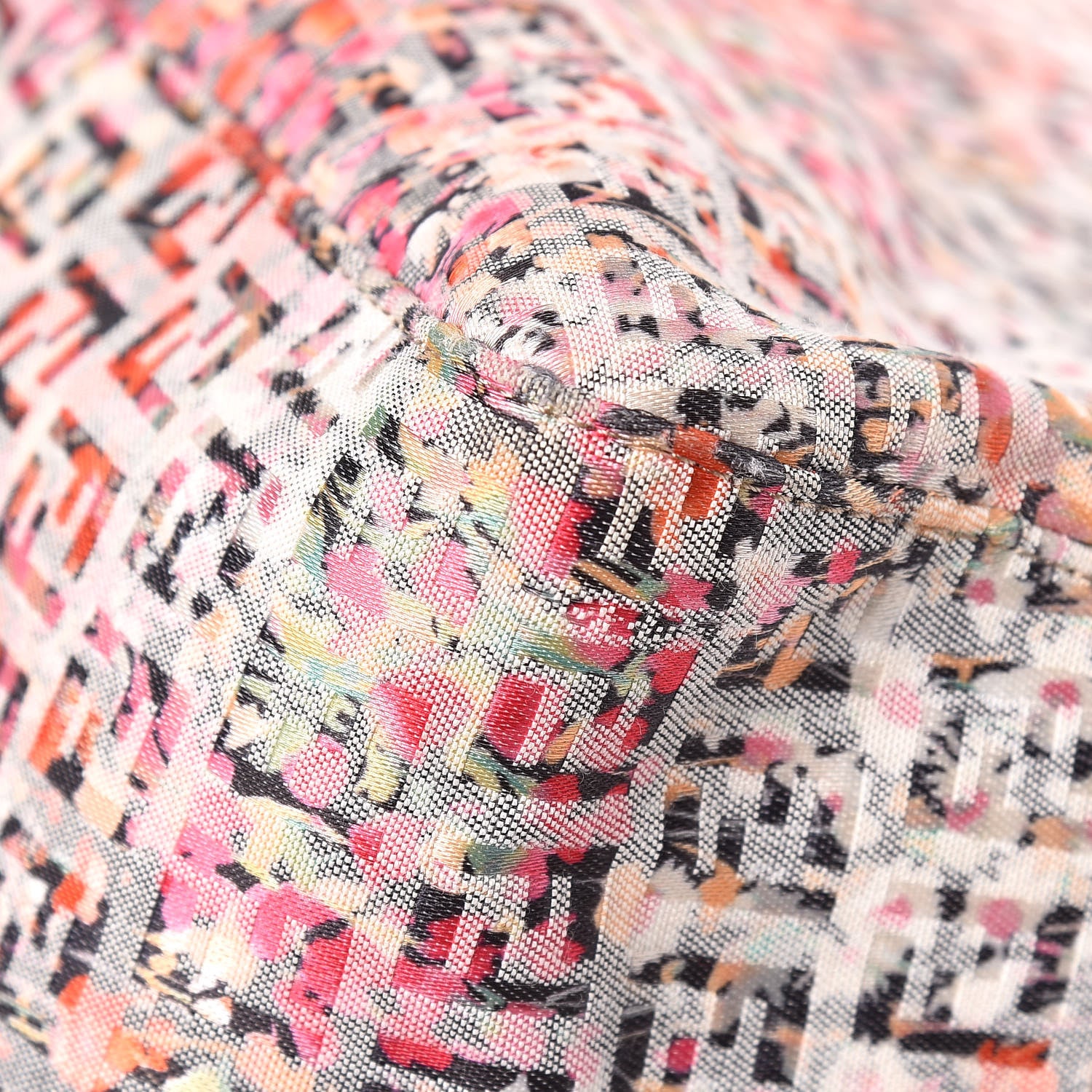 Fendi ENDI Zucchino Vitello Floral Studded Forever Mama Baguette Rosa Papaya Rosa Confetto 12 of 17