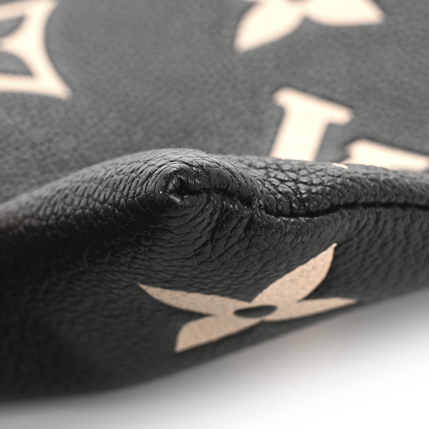 Louis Vuitton Empreinte Monogram Giant Daily Pouch Black Beige 10 of 10