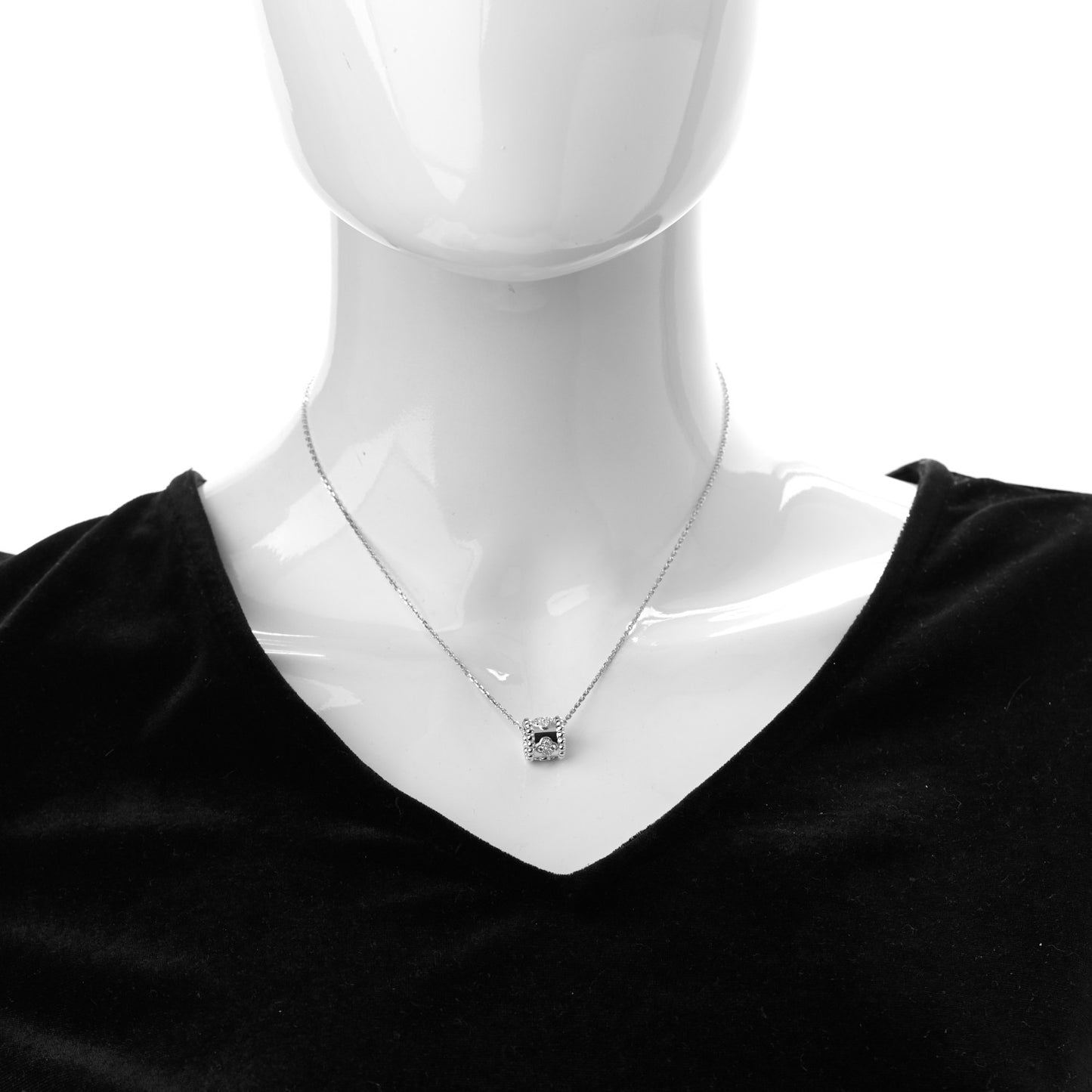 18K White Gold Diamond Small Perlee Clovers Pendant Necklace