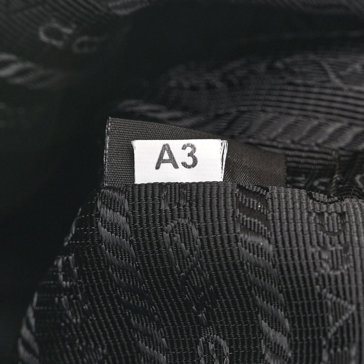 Re-Nylon Saffiano Re-Edition 2005 Shoulder Bag Black