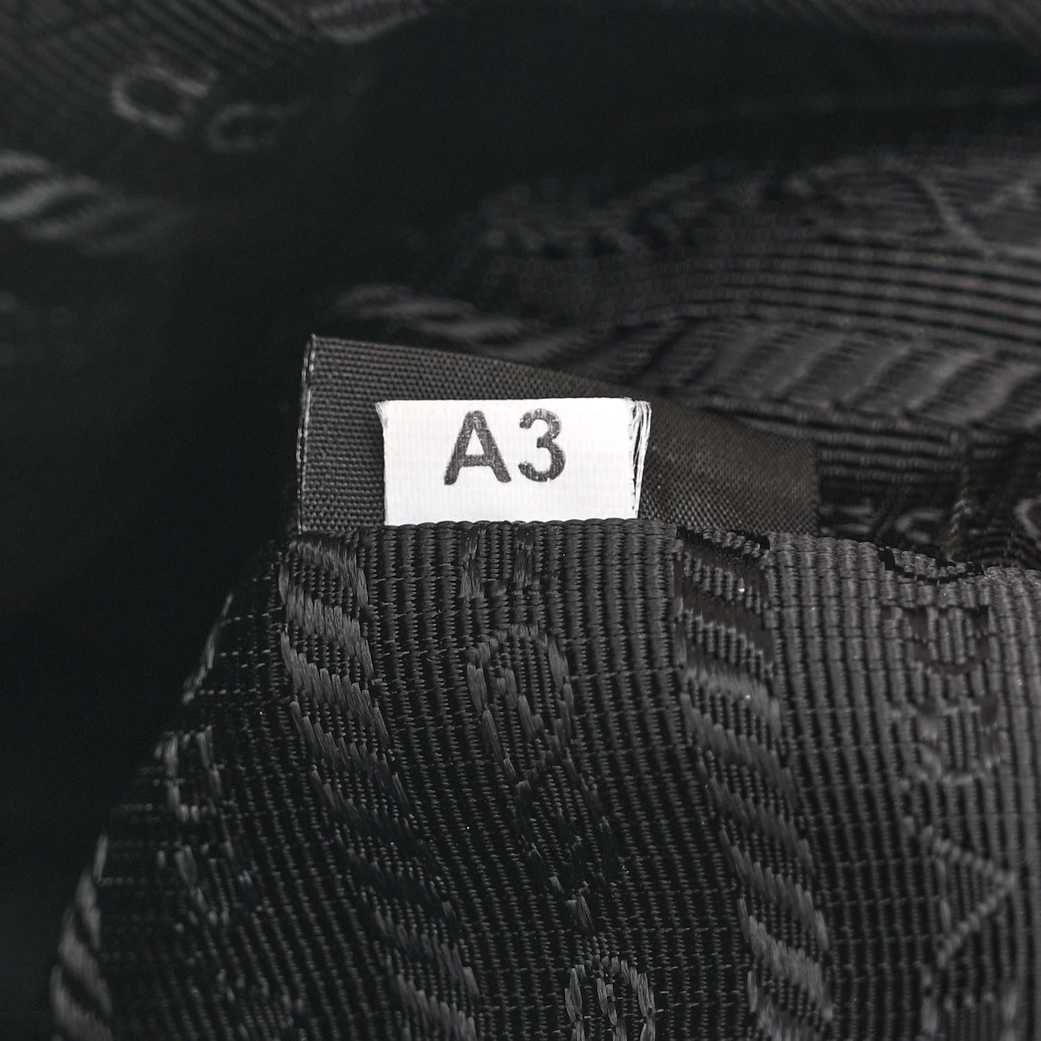 Prada Re-Nylon Saffiano Re-Edition 2005 Shoulder Bag Black 10 of 13