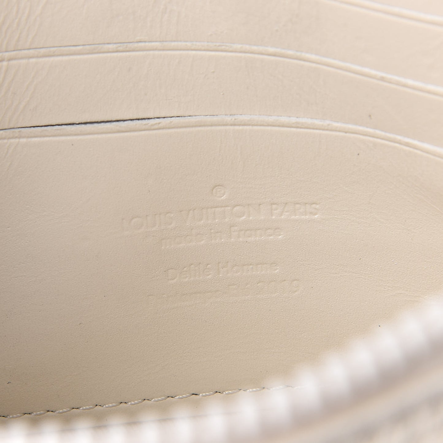 Taurillon Monogram Pochette Volga White