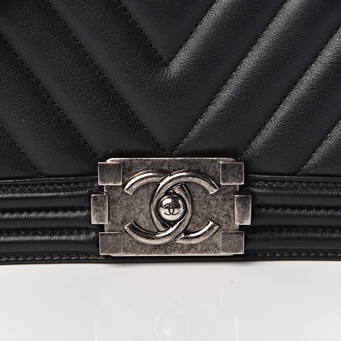Calfskin Chevron Quilted Medium Boy Flap Black