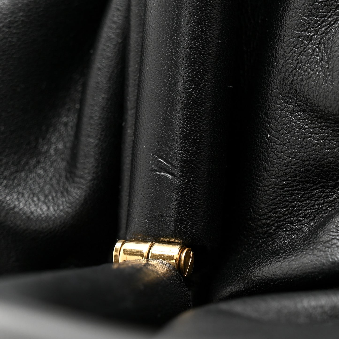 Smooth Butter Calf Teen Pouch Black