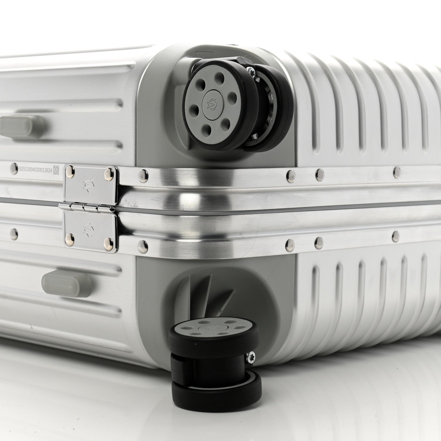 Rimowa Aluminum Original Cabin S Silver 7 of 14