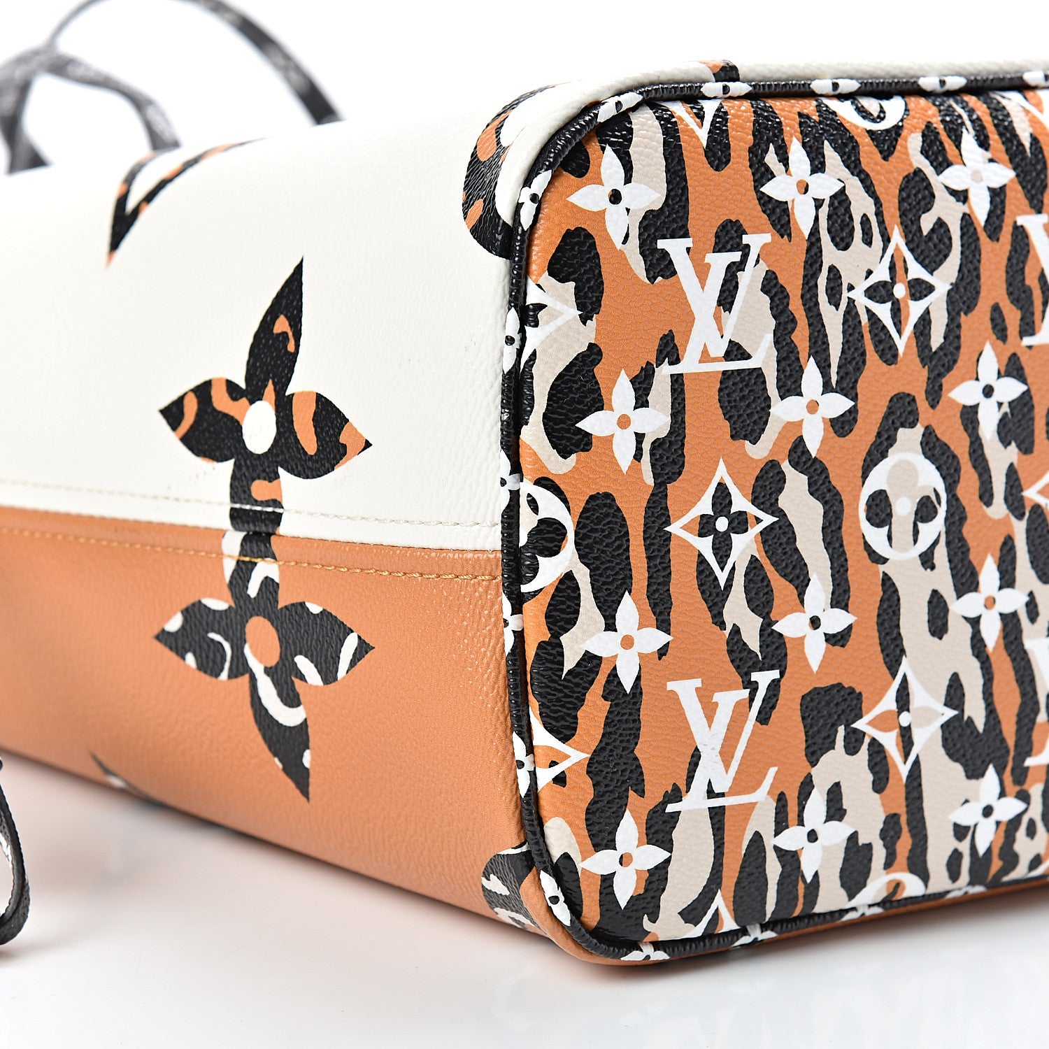 Louis Vuitton Monogram Giant Jungle Neverfull MM Ivory 8 of 10