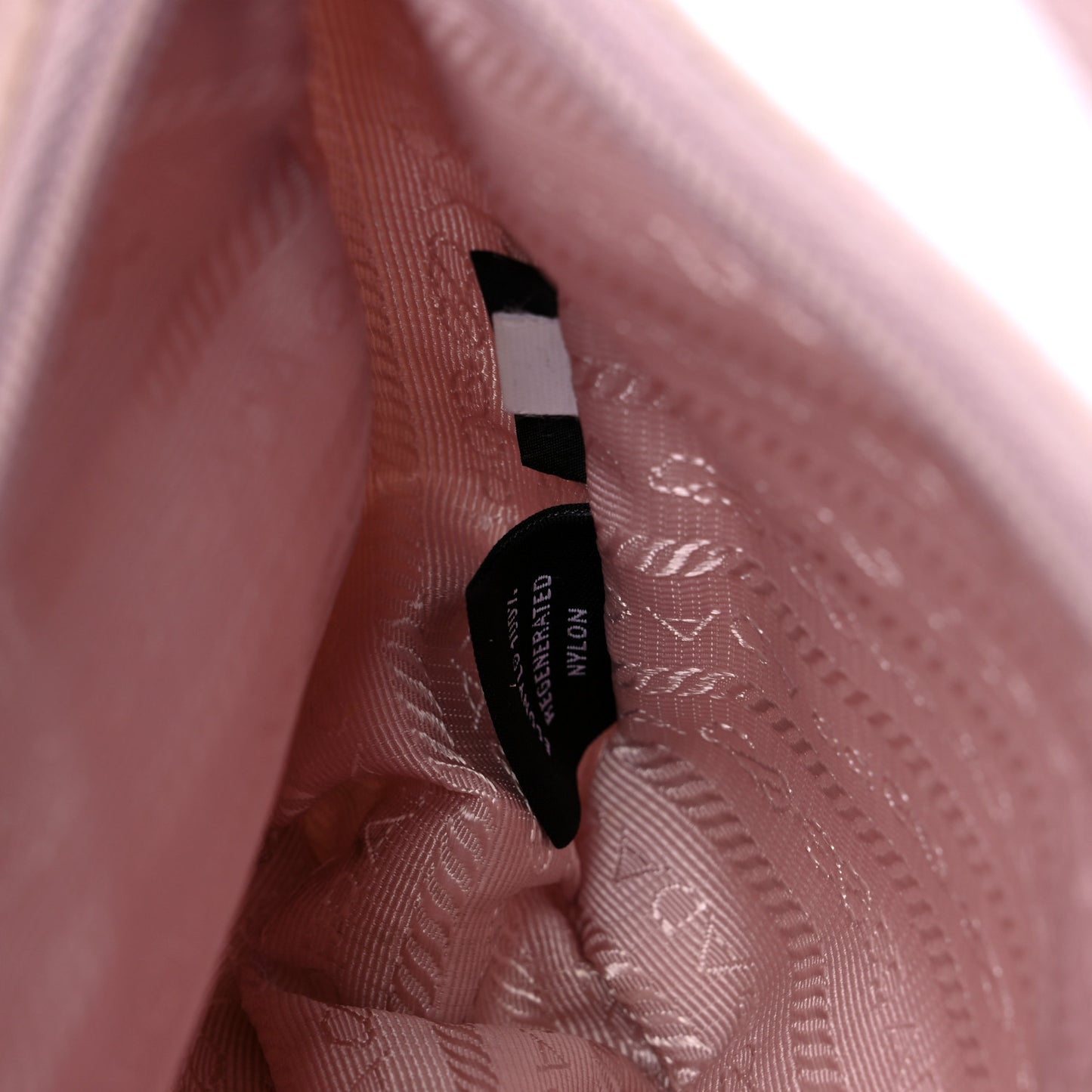 Tessuto Nylon Mini Re-Edition 2000 Bag Alabastro