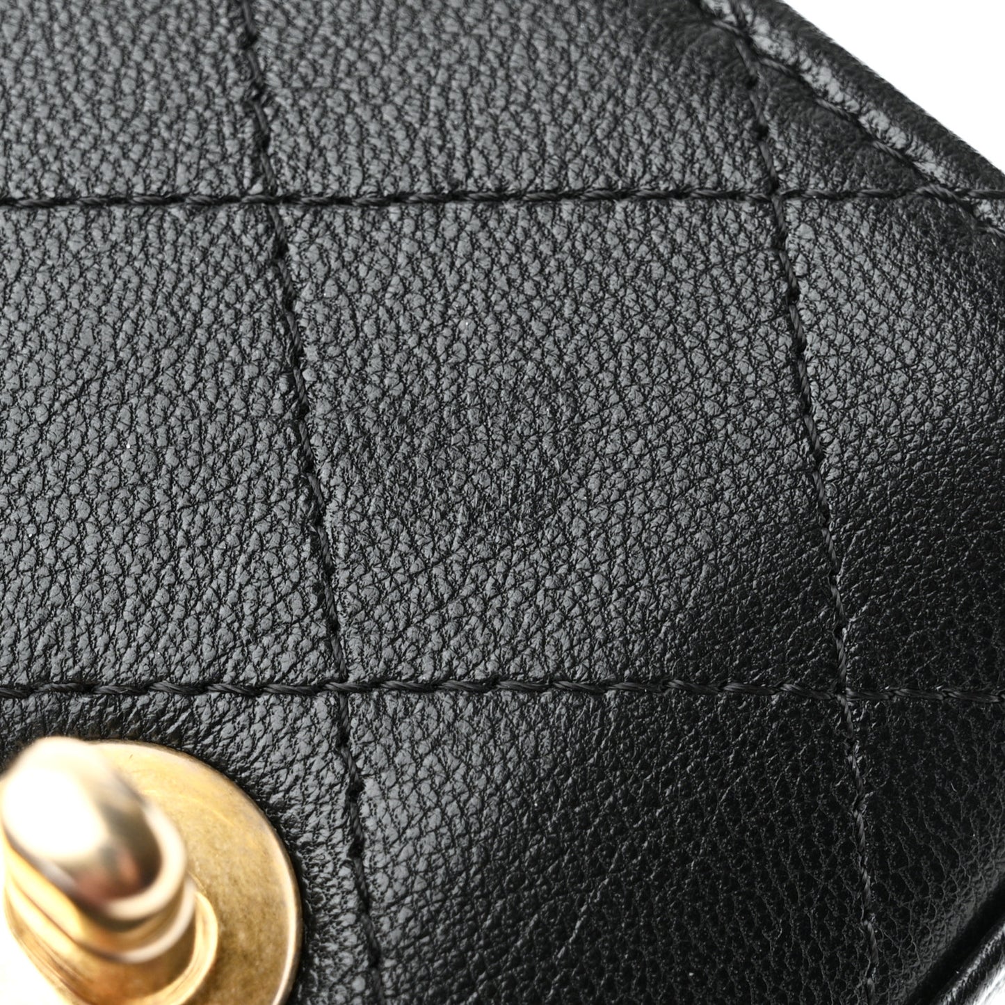 Goatskin Chic Pearls Clutch On Chain Black