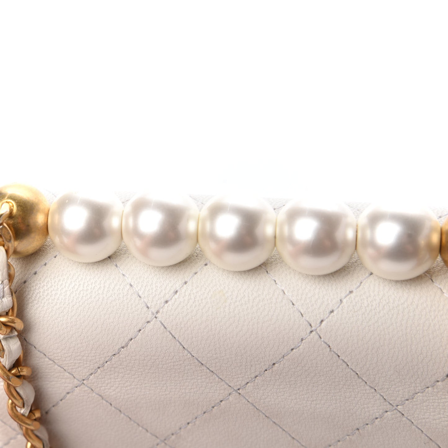 Goatskin Chic Pearls Clutch On Chain White