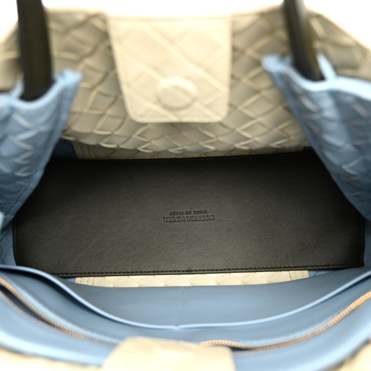 Nappa Intrecciato Medium Andiamo Shoulder Bag Sea Salt Ice Kaki