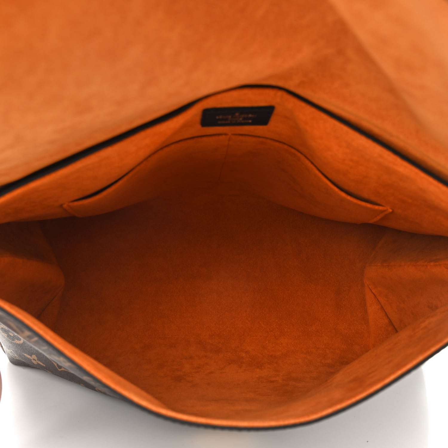 Louis Vuitton Monogram Beaubourg MM Safran Imperial 5 of 9