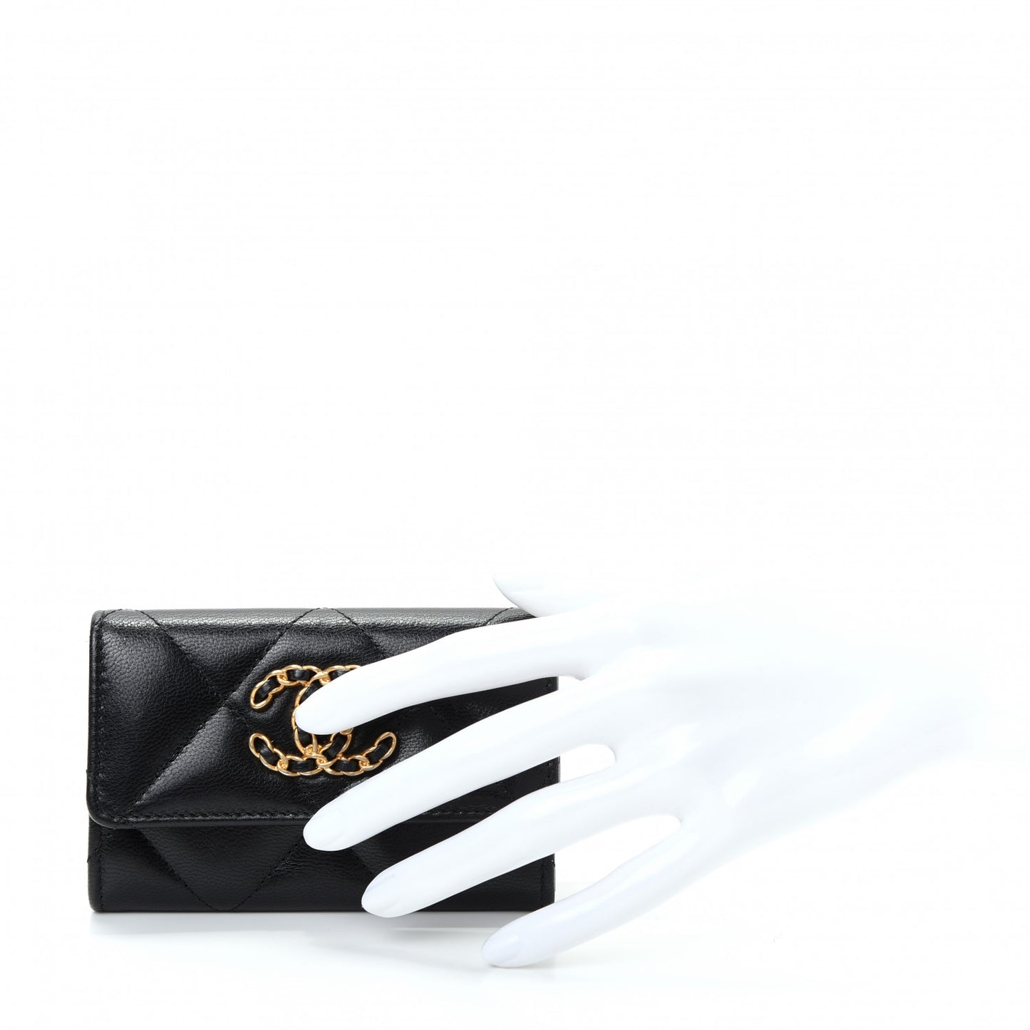 Shiny Goatskin Quilted Chanel 19 Flap Card Holder Black