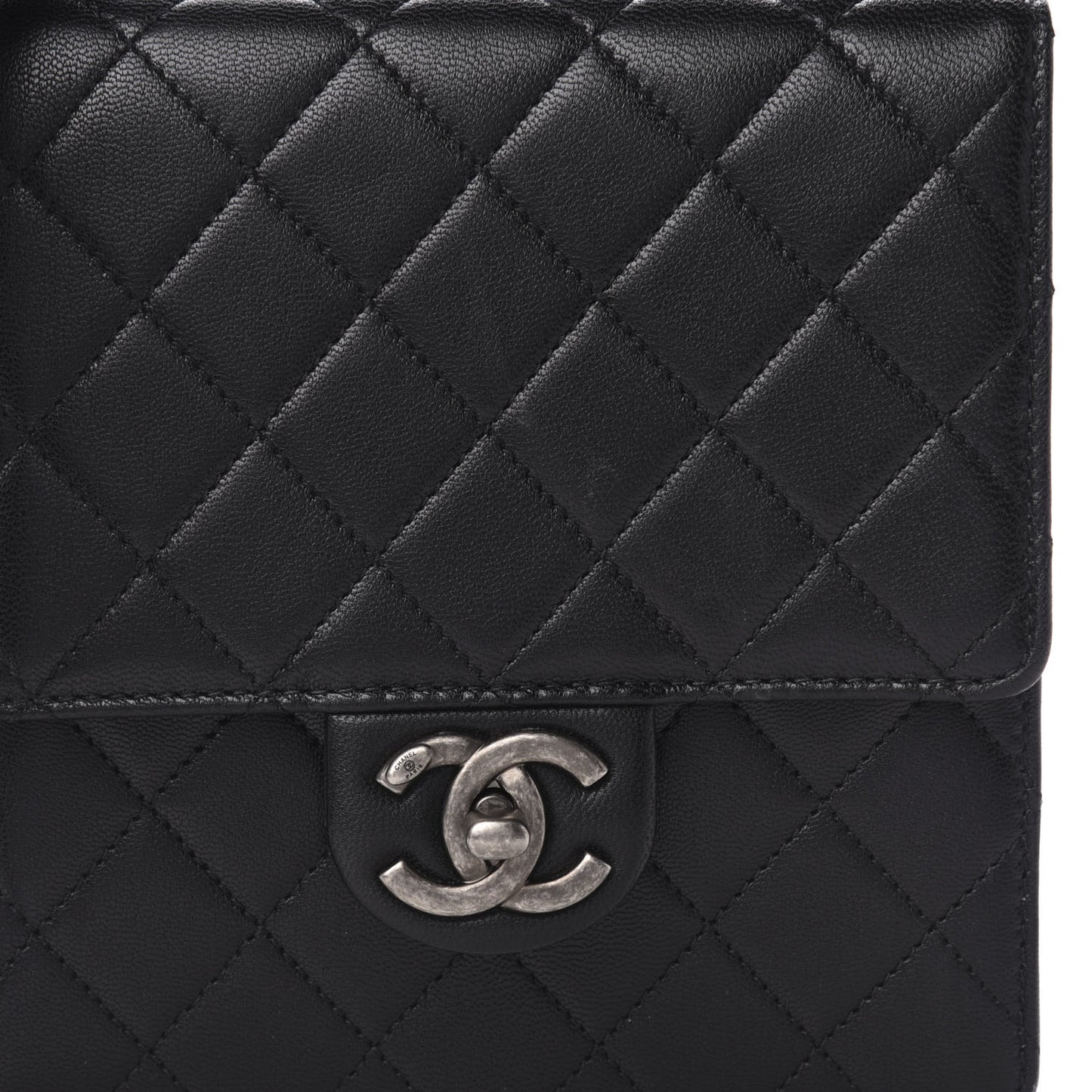 Lambskin Quilted Chic Pearls Flap Black