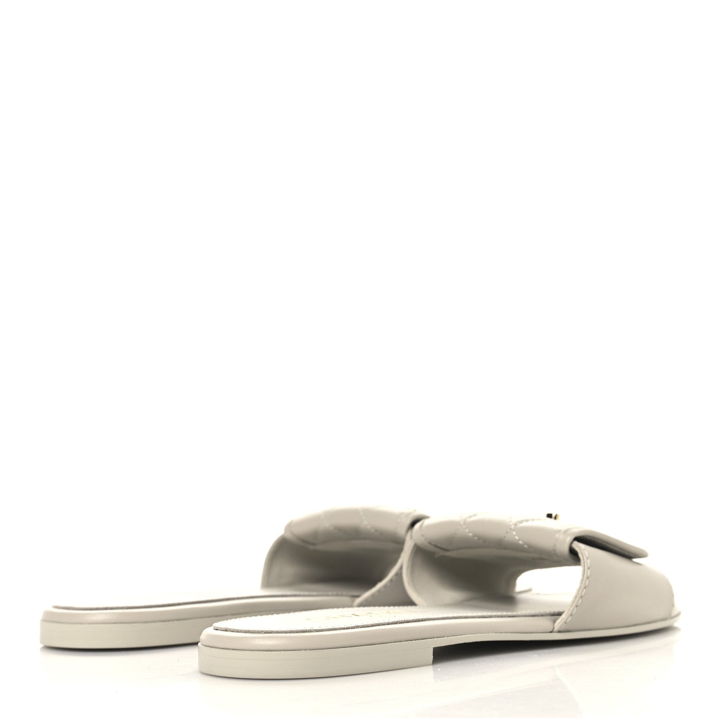 Lambskin Quilted Turnlock Flat Mules 39 Light Grey