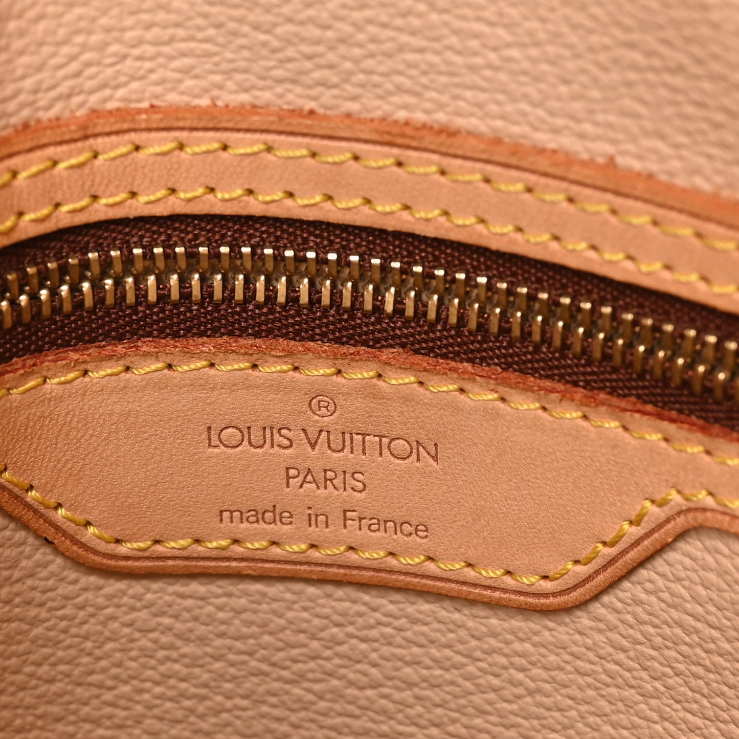 Monogram Petit Bucket 23