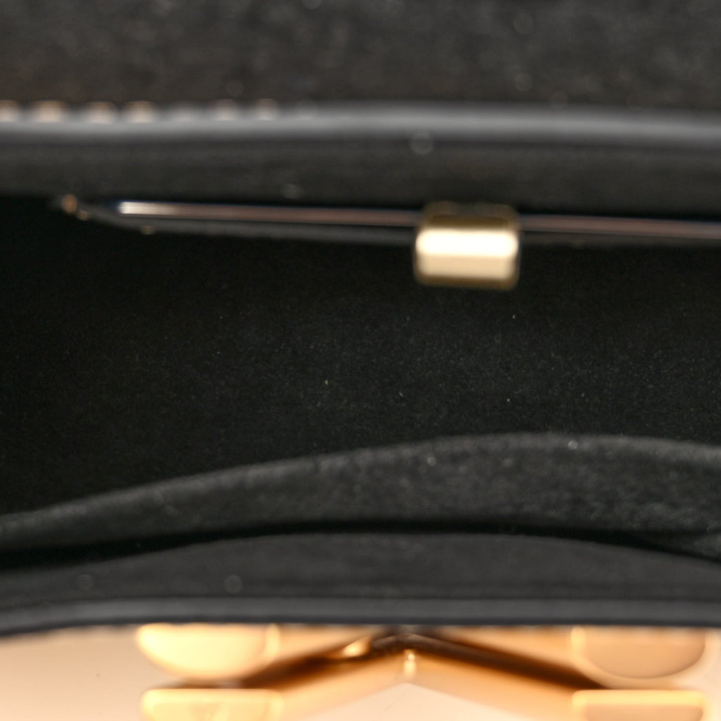 Calfskin Gravity Twist PM Gold
