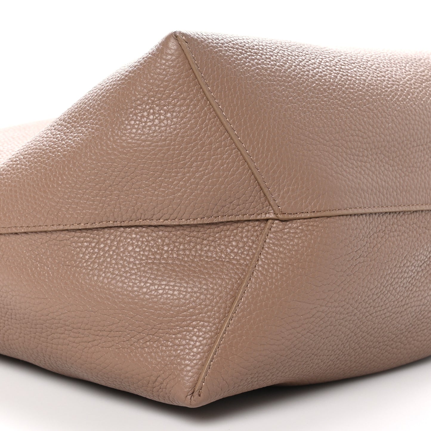 Pebbled Calfskin Everyday Cabas Biscotto