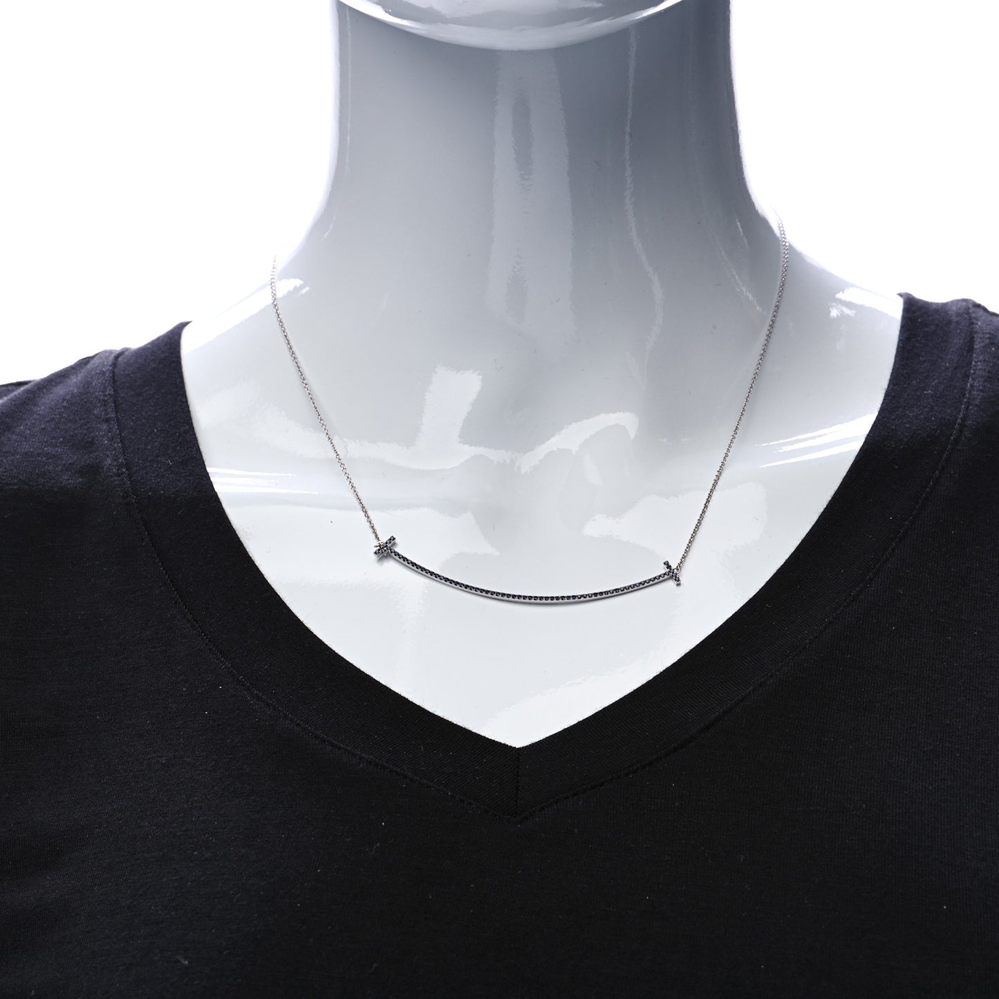 18K White Gold Blue Sapphire Large T Smile Pendant Necklace