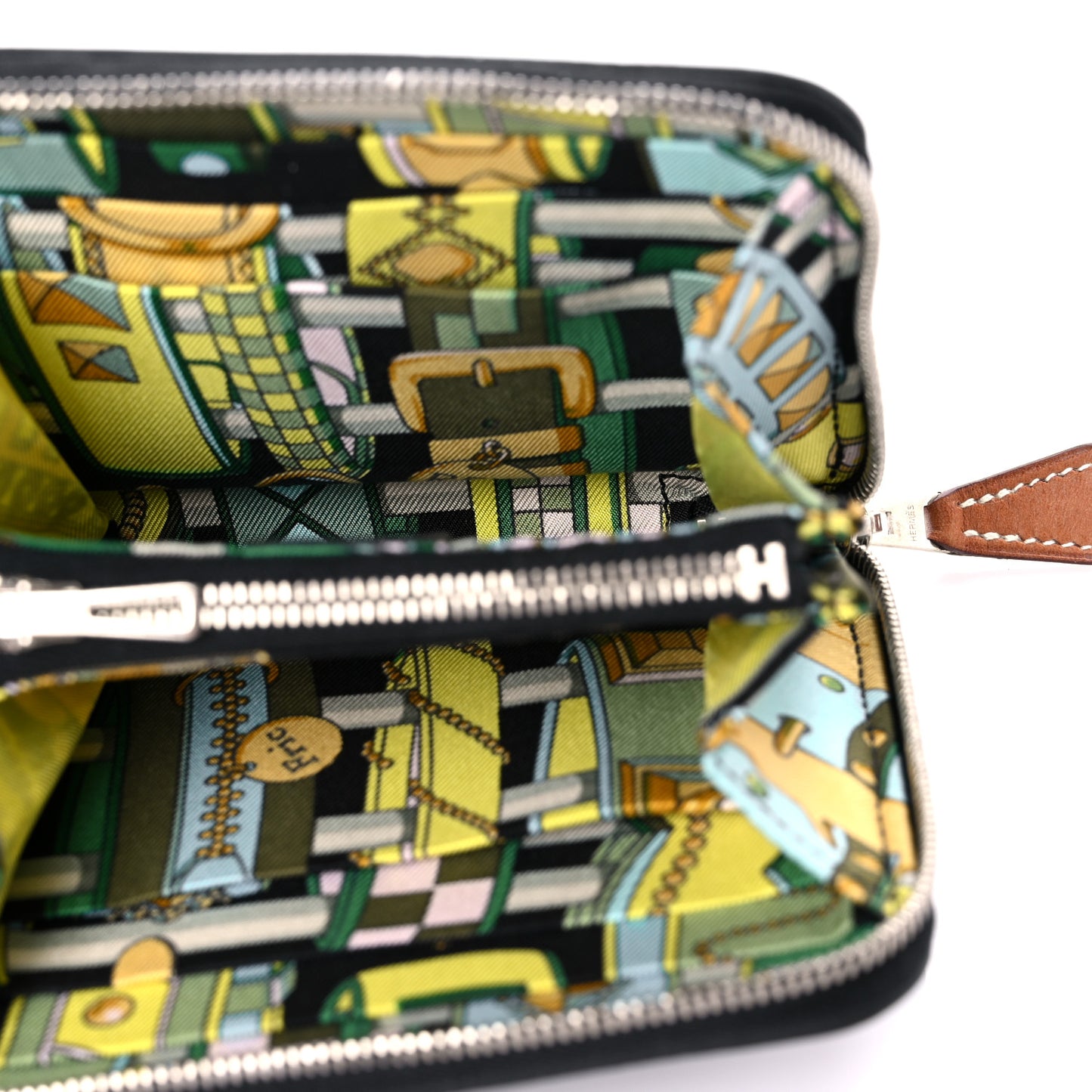 Epsom Silk'in Compact Wallet Black