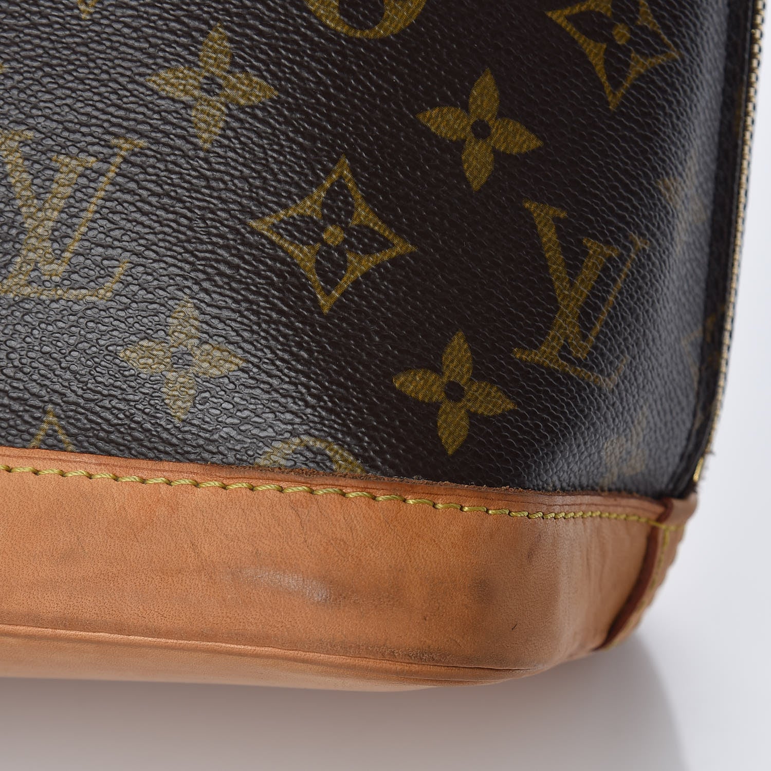 Louis Vuitton Monogram Alma PM 17 of 20