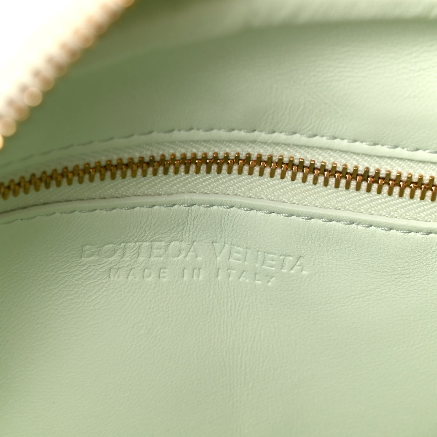 Lambskin Intrecciato Small Getaway Glacier