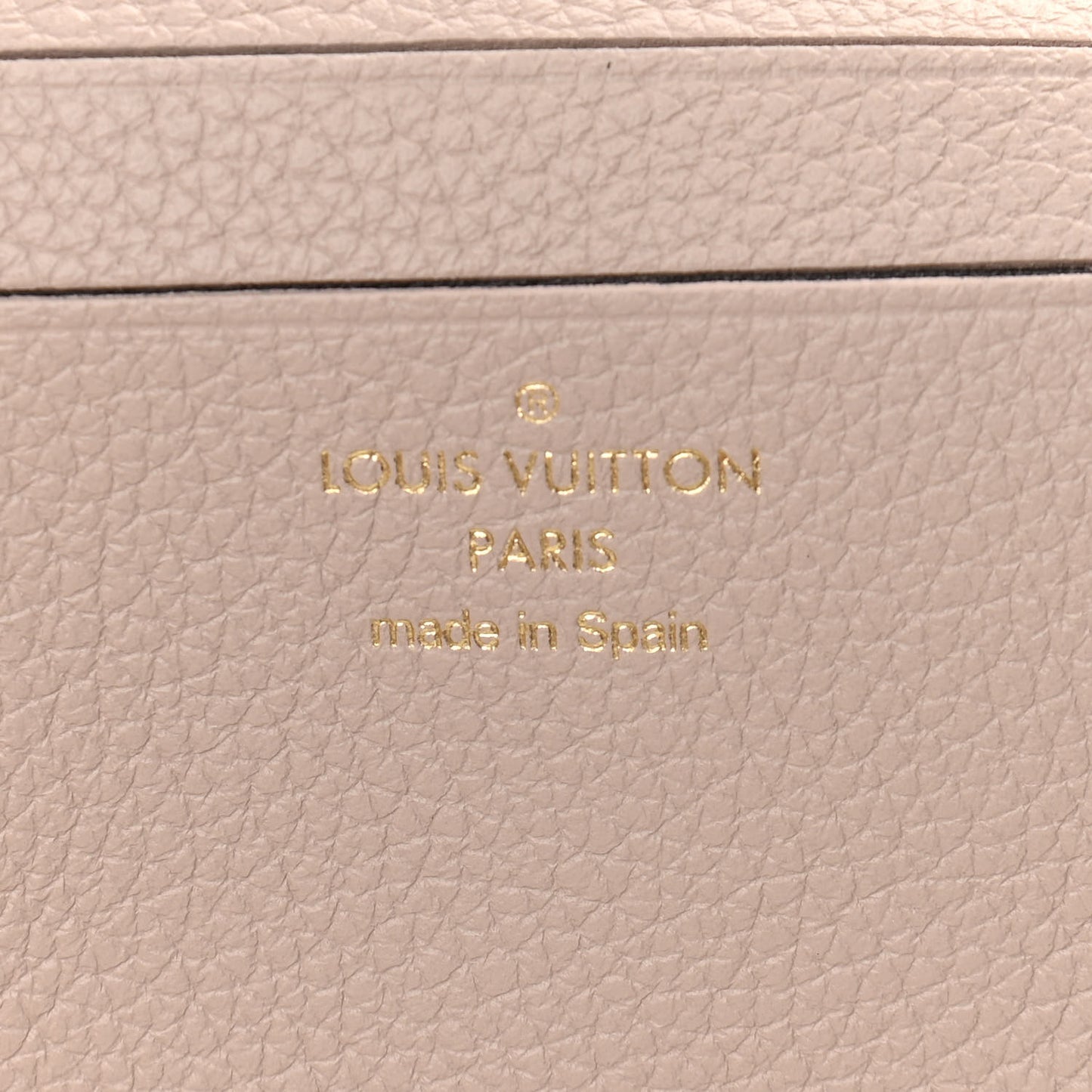 Calfskin Nano Lockme Bucket Greige