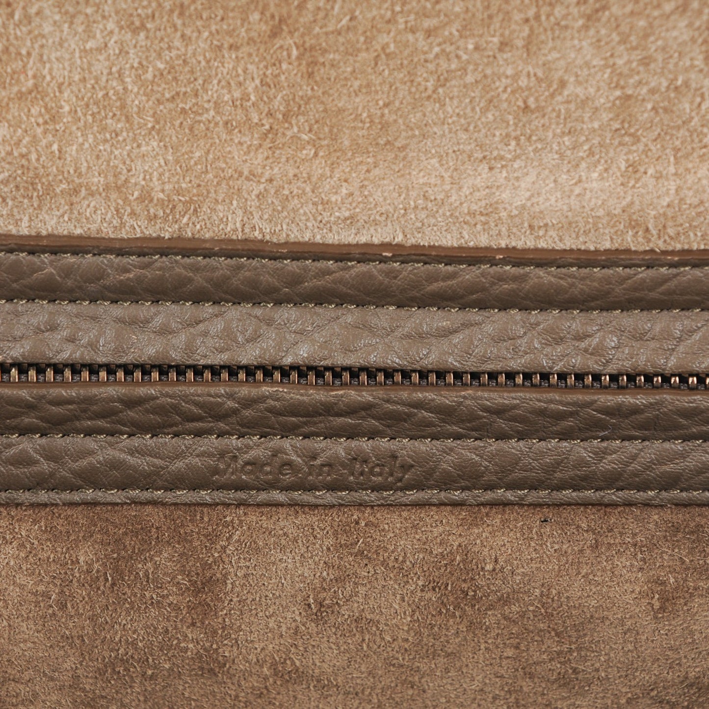 Bullhide Medium Phantom Luggage Taupe