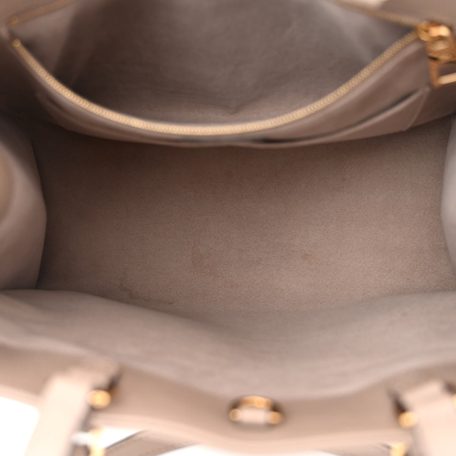 Louis Vuitton Empreinte Monogram Giant Onthego MM Tourterelle 5 of 10